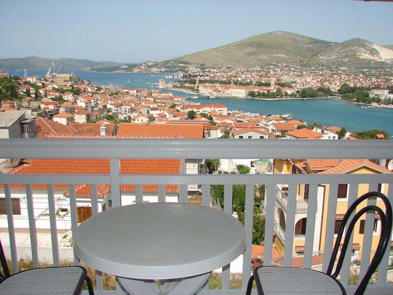 Apartments Mara Trogir Eksteriør billede